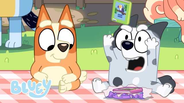 BLUEY |  Pass The Parcel